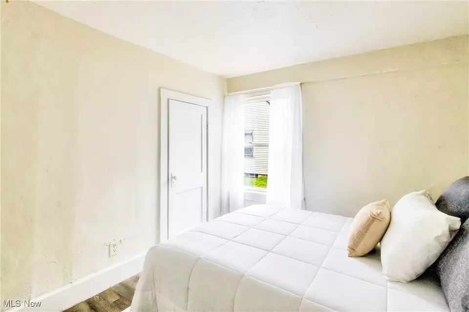 Bedroom - 1651 Price Rd, Youngstown, OH 44509 photo 1 of 5