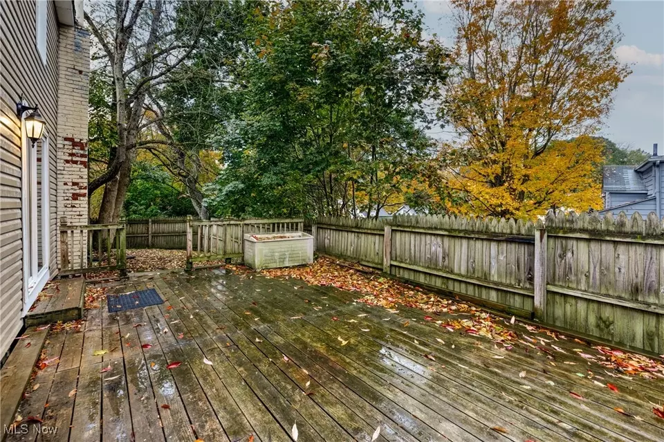 Exterior - 1651 Price Rd, Youngstown, OH 44509 photo 7 of 9