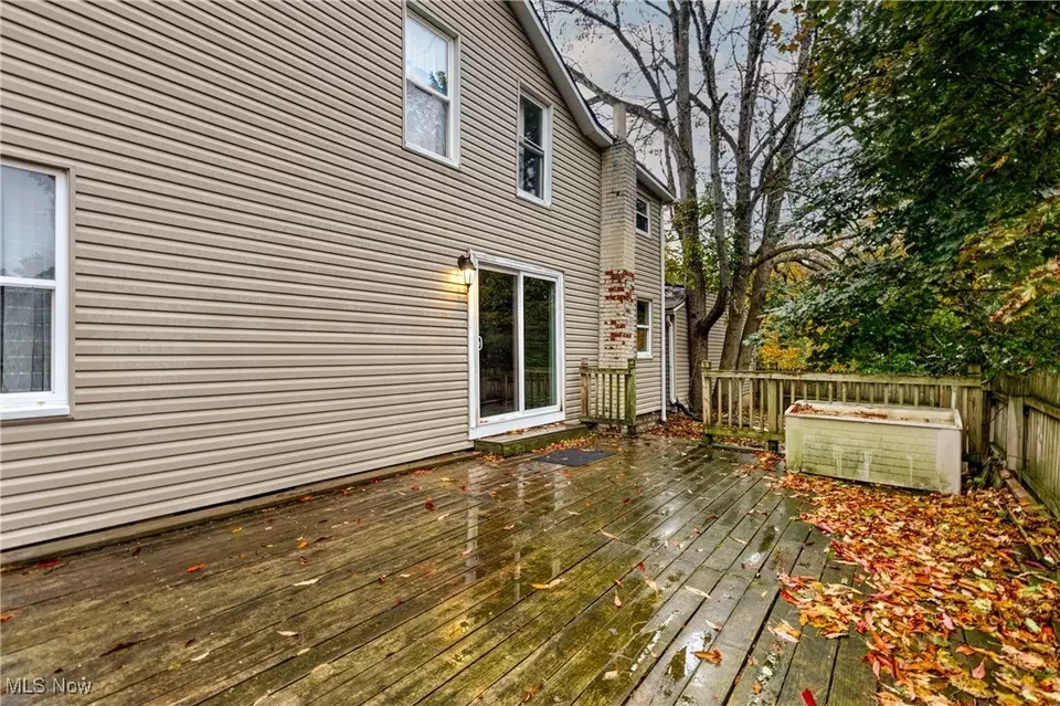 Exterior - 1651 Price Rd, Youngstown, OH 44509 photo 6 of 9
