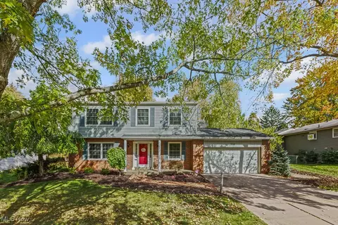 2523 Olentangy Dr, Akron, OH 44333