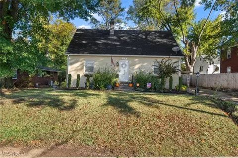909 27th St, Parkersburg, WV 26104