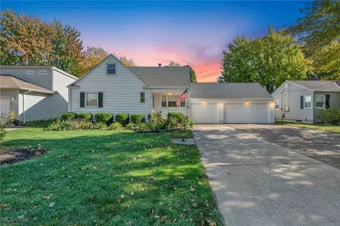 3285 Stoney Ridge Rd, Avon, OH 44011