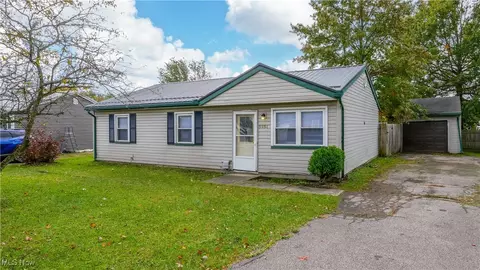 9894 Short Dr, Windham, OH 44288 photo 4