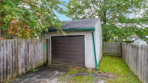 9894 Short Dr, Windham, OH 44288 photo 13