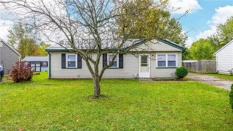9894 Short Dr, Windham, OH 44288