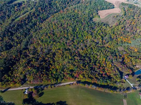 Sw Johnson Hill Road, Newcomerstown, OH 43832