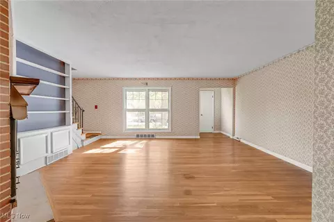 33645 Baldwin Rd, Solon, OH 44139 photo 5