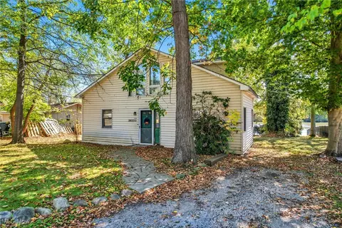 26223 Wildwood Dr, Beloit, OH 44609