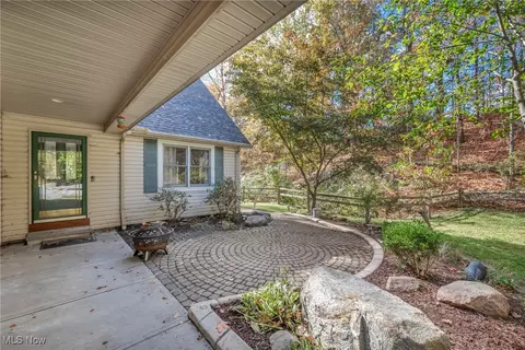 Exterior - 159 Burns Rd, Elyria, OH 44035 photo 3 of 9