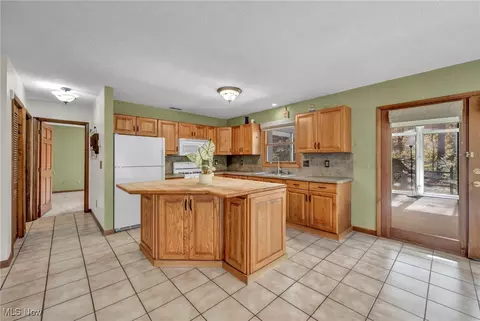 Kitchen - 159 Burns Rd, Elyria, OH 44035 photo 2 of 3