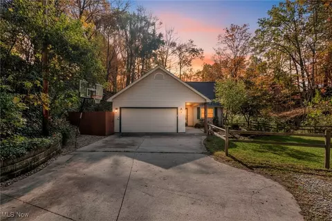 159 Burns Rd, Elyria, OH 44035
