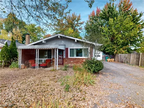 8379 Mentorwood Dr, Mentor, OH 44060