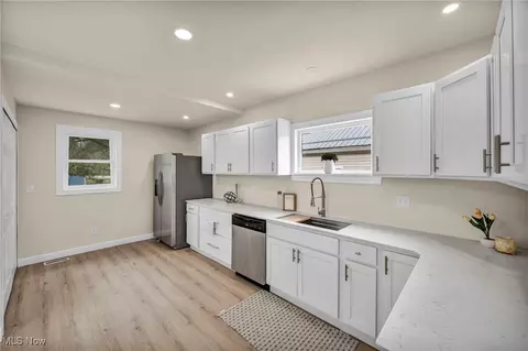 Kitchen - 5827 Jefferson Ave, Ashtabula, OH 44004 photo 1 of 6