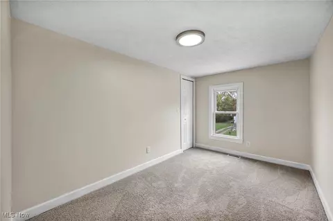 Bedroom - 5827 Jefferson Ave, Ashtabula, OH 44004 photo 2 of 8