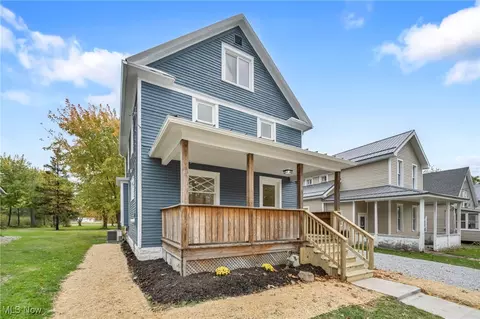 Exterior - 5827 Jefferson Ave, Ashtabula, OH 44004 photo 3 of 11