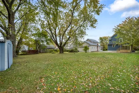 Exterior - 5827 Jefferson Ave, Ashtabula, OH 44004 photo 9 of 11