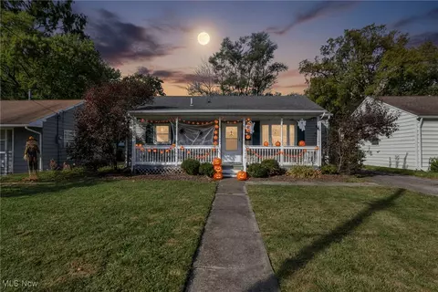 358 Roosevelt Ave, Elyria, OH 44035 photo 2