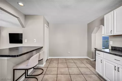 358 Roosevelt Ave, Elyria, OH 44035 photo 13
