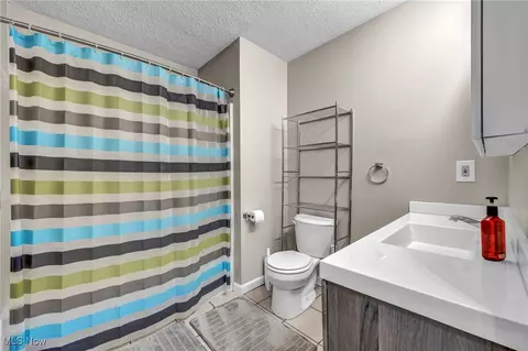 358 Roosevelt Ave, Elyria, OH 44035 photo 8