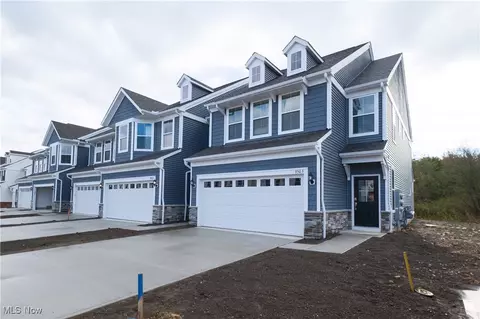 950 Memory Ln # -5, Aurora, OH 44202