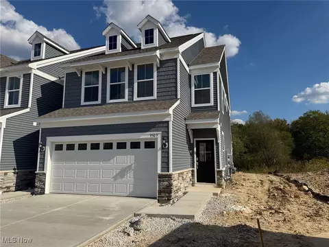 950 Memory Ln # -5, Aurora, OH 44202 photo 2
