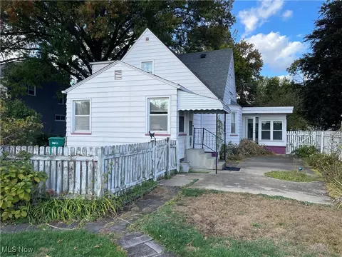 33 Crestline Pl, Boardman, OH 44512 photo 4