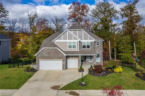 6882 Linden Ln, Independence, OH 44131