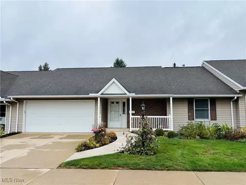 271 Park Place Dr, Wadsworth, OH 44281