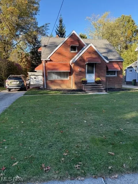 4493 Telhurst Rd, South Euclid, OH 44121