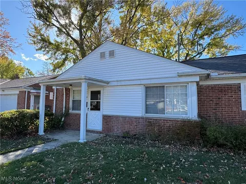 Exterior - 324 E 235th St, Euclid, OH 44123 photo 4 of 5
