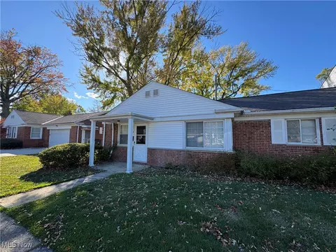 Exterior - 324 E 235th St, Euclid, OH 44123 photo 5 of 5