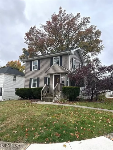 2762 Elmwood St, Cuyahoga Falls, OH 44221