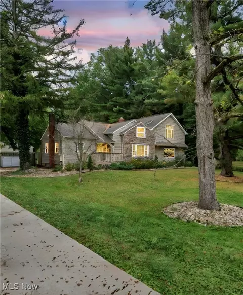 9083 Shepard Rd, Macedonia, OH 44056