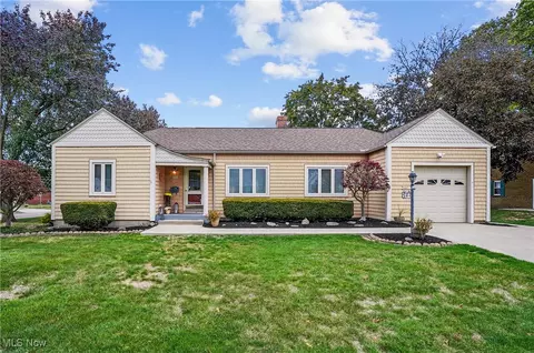 721 E Ford Ave, Barberton, OH 44203