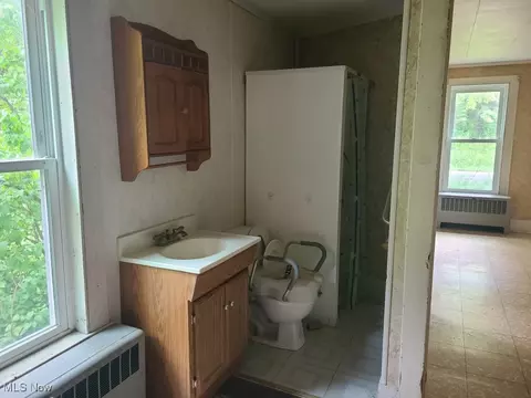 Bath - 3798 State Route 183, Rootstown, OH 44272 photo 1 of 2