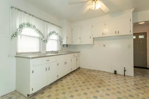 Kitchen - 934 E 223rd St, Euclid, OH 44123 photo 3 of 3