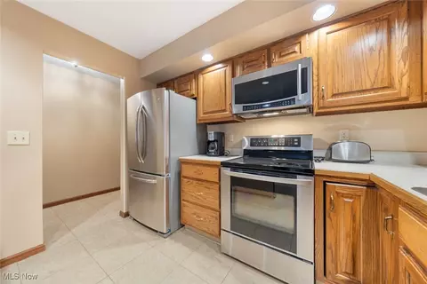 711 Elizabeth Dr, Huron, OH 44839 photo 4