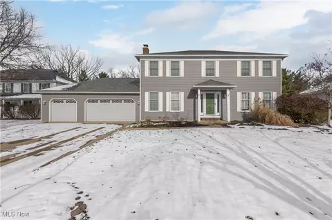 20868 Parkwood Ln, Strongsville, OH 44149