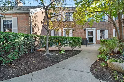 2310 Riverfront Pkwy, Cuyahoga Falls, OH 44221