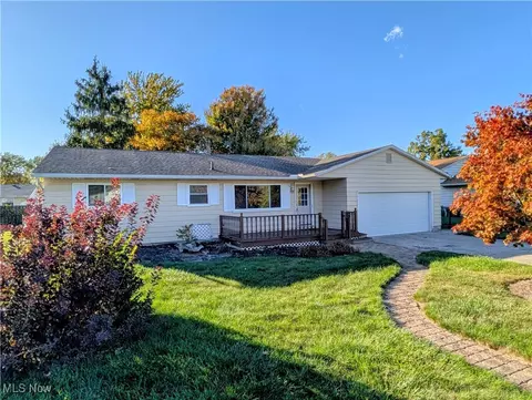 934 Oliver St, Sheffield Lake, OH 44054