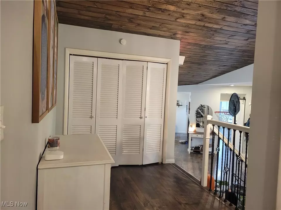 Entry Way - 608 Kerr Ave, Cadiz, OH 43907 photo 3 of 4