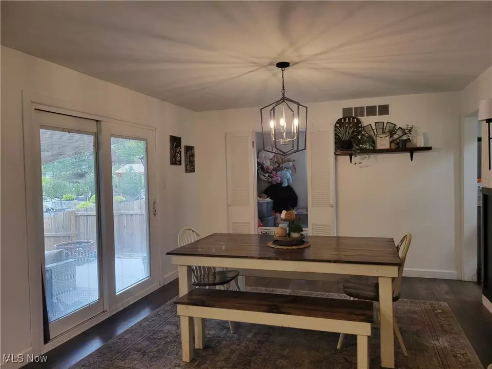 Dining - 608 Kerr Ave, Cadiz, OH 43907 photo 2 of 3