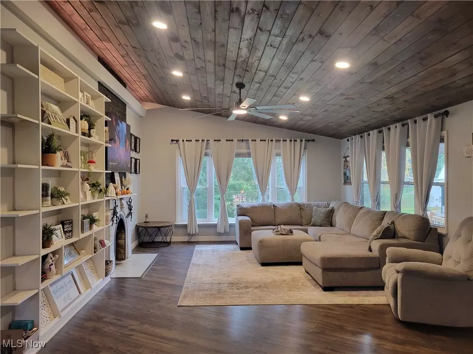 Living - 608 Kerr Ave, Cadiz, OH 43907 photo 2 of 5