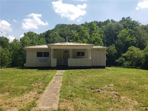 1617 Elk Fork Rd, Gandeeville, WV 25243
