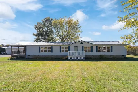 4177 Lunar Rd NE, Carrollton, OH 44615