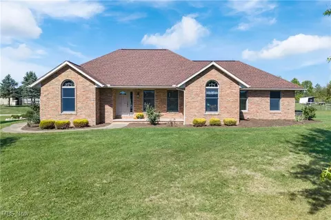 2116 Prysi Rd NW, Sugarcreek, OH 44681