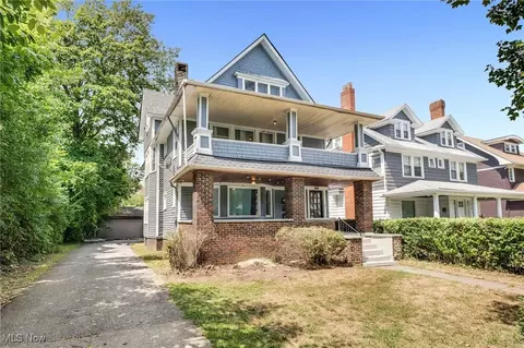 1676 Glenmont Rd, Cleveland Heights, OH 44118