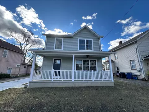 42 E Wilson St, Struthers, OH 44471