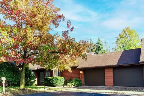 25816 Fairmount Blvd, Beachwood, OH 44122