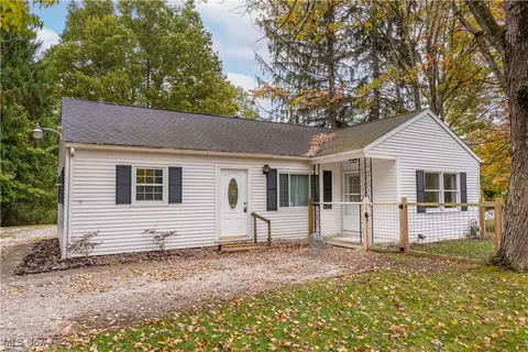 11900 Geib Ave NE, Hartville, OH 44632